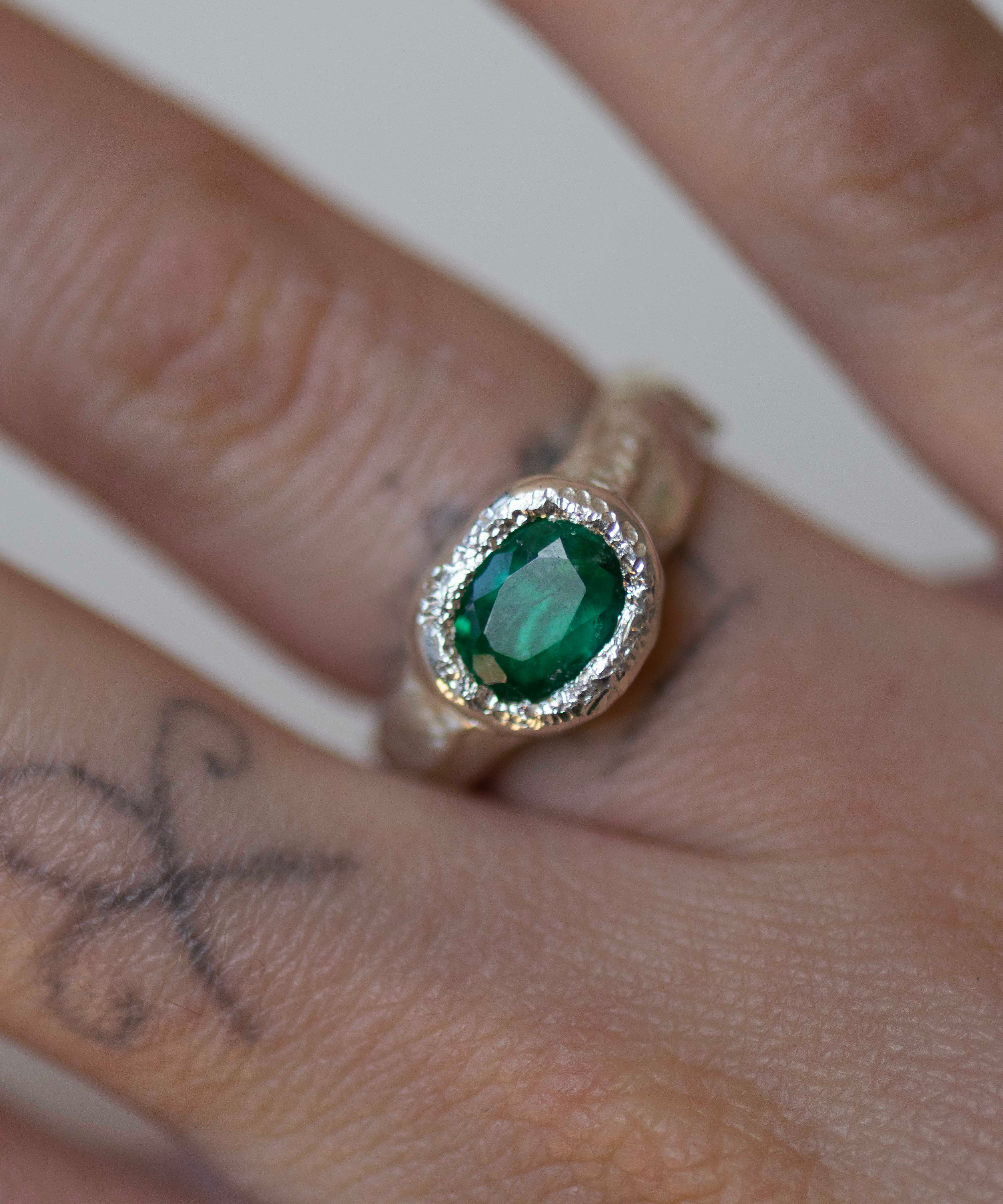 "Bois De Sol" Emerald & Silver Size L