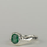"Trésor Enfoui" Emerald & Silver Ring Size P
