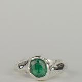 "Trésor Enfoui" Emerald & Silver Ring Size P